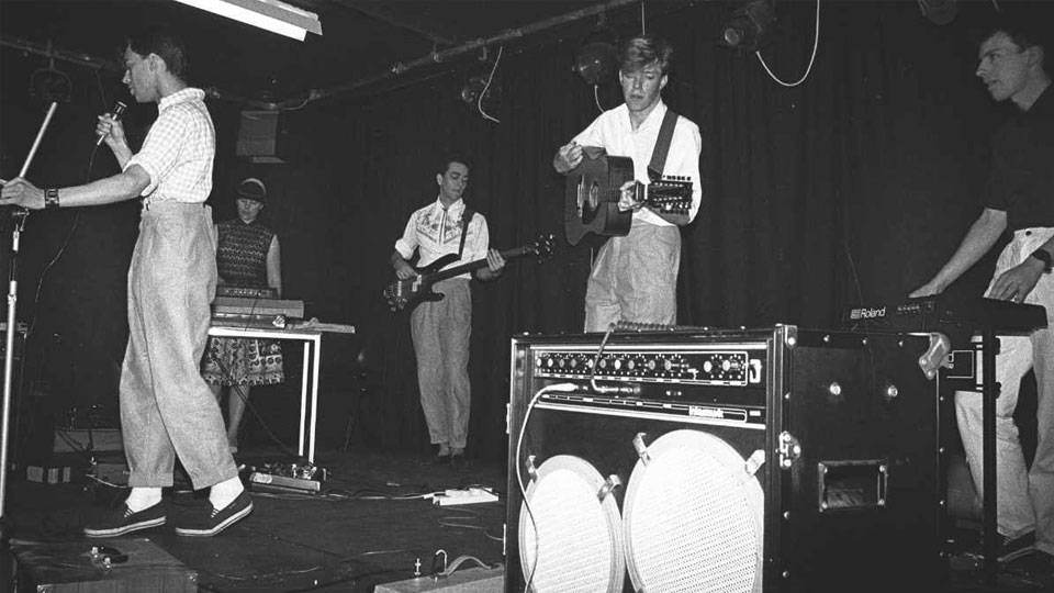 Smart Cookies play live at Leeds Polytechnic 1983